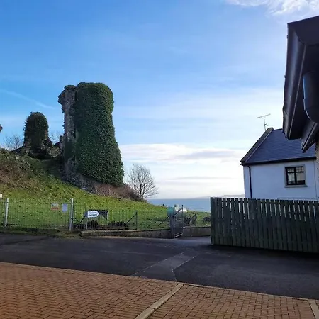 By The Sea בית נופש *