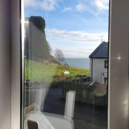 By The Sea בית נופש *